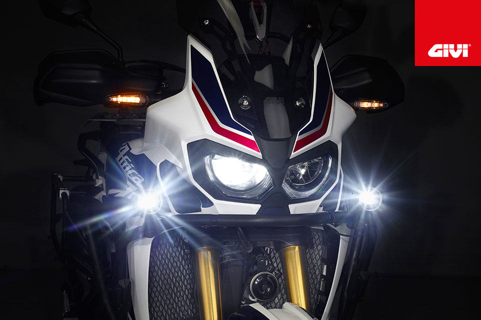 Discover+the+new+LED+fog+lights+from+GIVI%21
